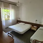 Appartamento in villa a 20mt dalla spiaggia con giardino