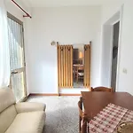 Appartamento in villa a 20mt dalla spiaggia con giardino